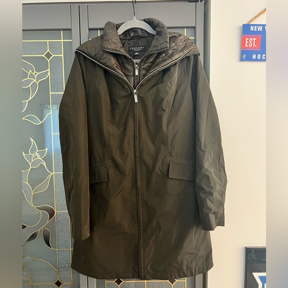 Laundry by Shelli Segal Double layered puffer/corset back hooded coat - Picture 11 of 16